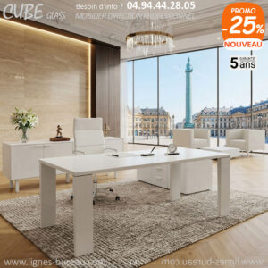 Bureau de direction blanc en verre trempé laqué brillant avec pieds évasés contemporains CUBE GLASS